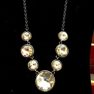 NWOT Beautiful Silver and faux Diamonds Necklace